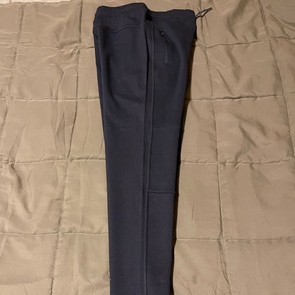 Boys blue Gap sweatpants - never worn - Picture 6 of 7
